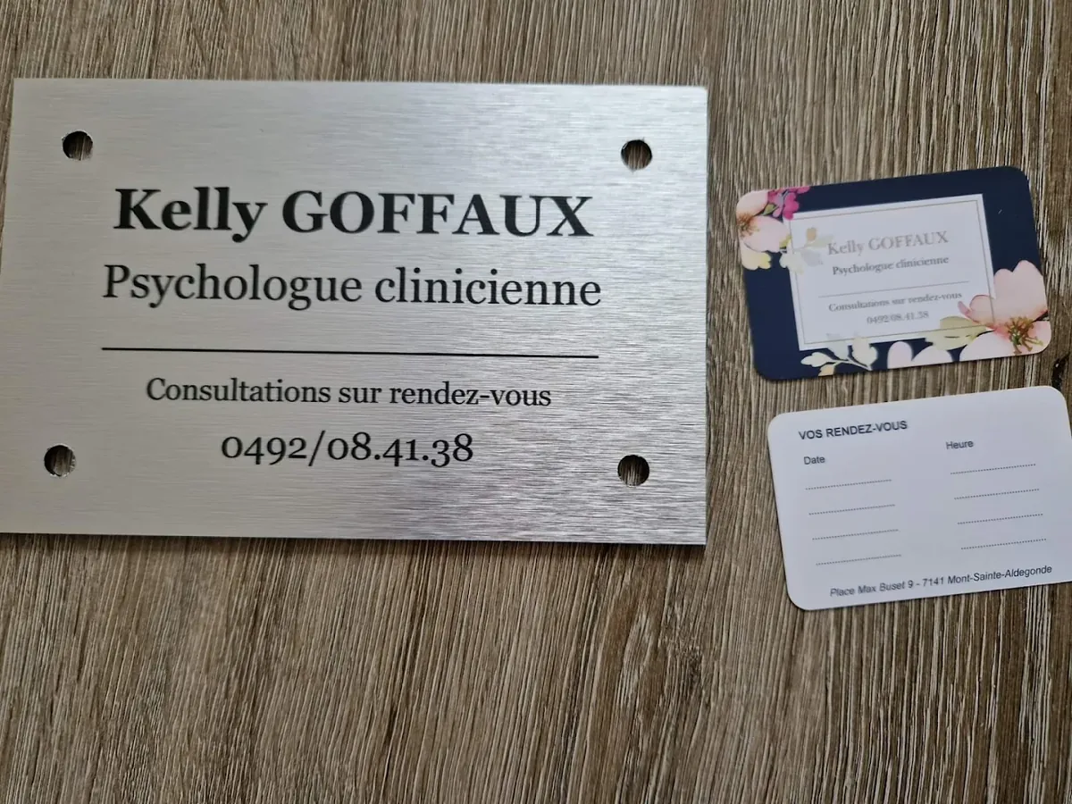 Plaque professionnelle de Kelly Goffaux, psychologue clinicienne